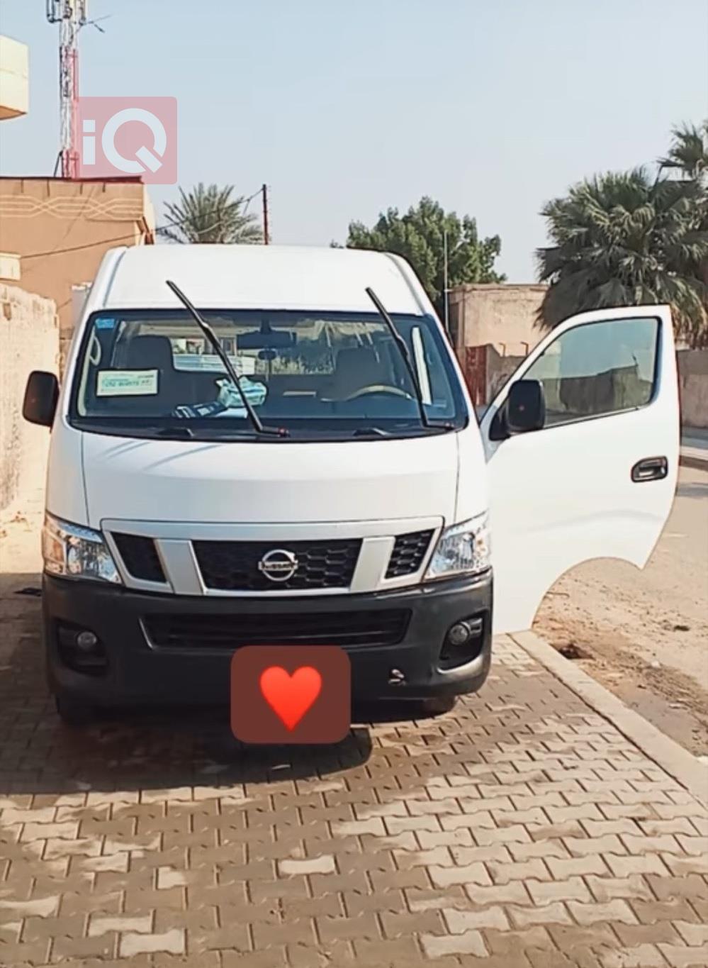 نيسان اورفان